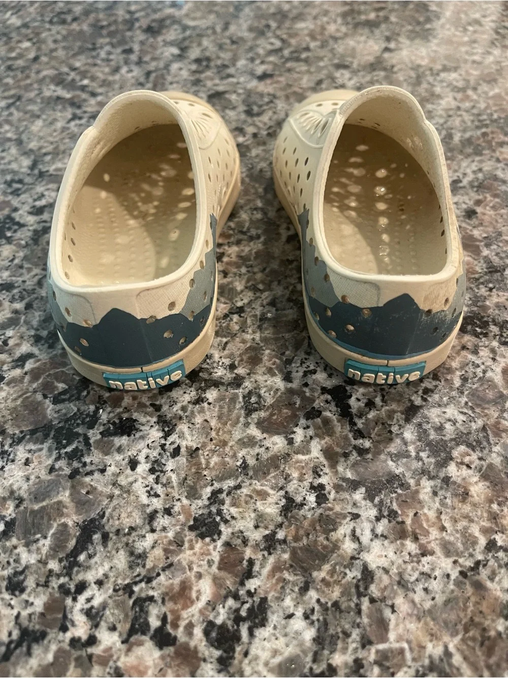Native Kids Slip-On Water Shoes in Cream | size C7
